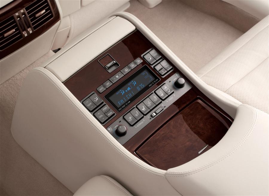  Lexus LS600h L 2007 года  (фото 139 из 224)